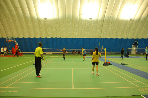  老年网球爱好者增多，养生打法注重节奏控制