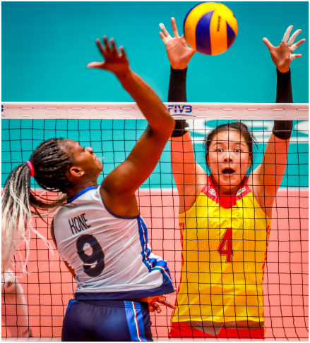  篮坛新星闪耀赛场，未来之星崭露头角