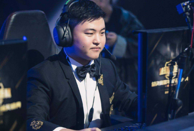  电竞明星选手签约代言知名品牌