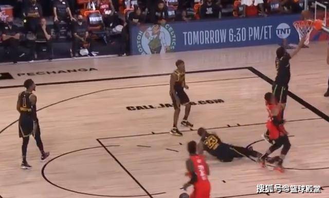  内线绞肉机对抗激烈篮板争夺白热化