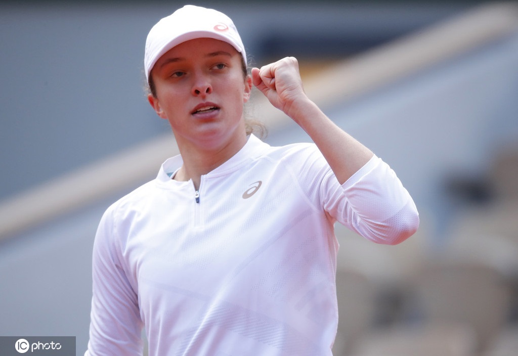  斯维亚泰克卫冕成功，罗兰加洛斯续写波兰传奇