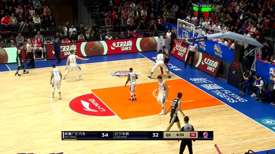  关键先生挺身而出助球队惊险过关